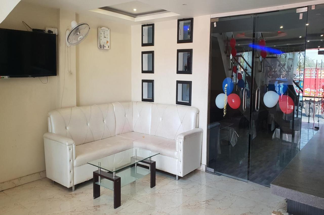 Oyo 27750 Bhagwati Residency Mirzāpur Exterior foto
